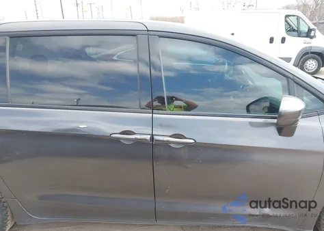 2018 Chrysler Pacifica Touring Plus z USA, uszkodzony, nr VIN 2C4RC1FGXJR357931
